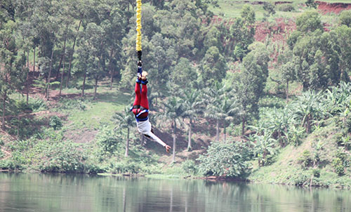 BUNGEE JUMPING 